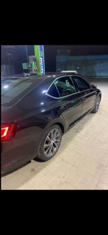 skoda-superb-oficial-big-6