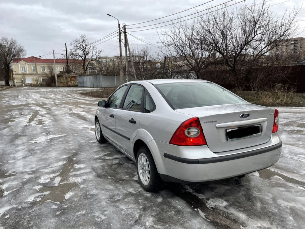 ford-focus-16-2005-avtomat-7900-big-3