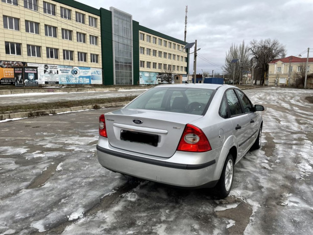 ford-focus-16-2005-avtomat-7900-big-4