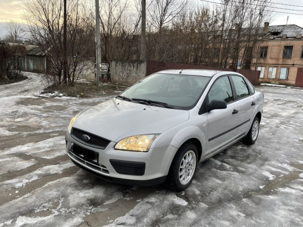 ford-focus-16-2005-avtomat-7900-big-0