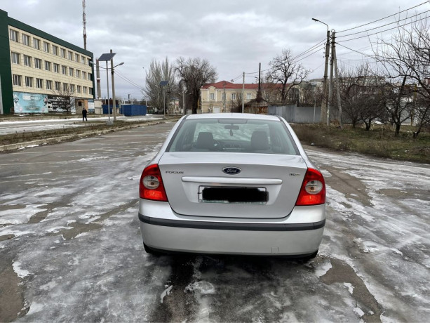 ford-focus-16-2005-avtomat-7900-big-2