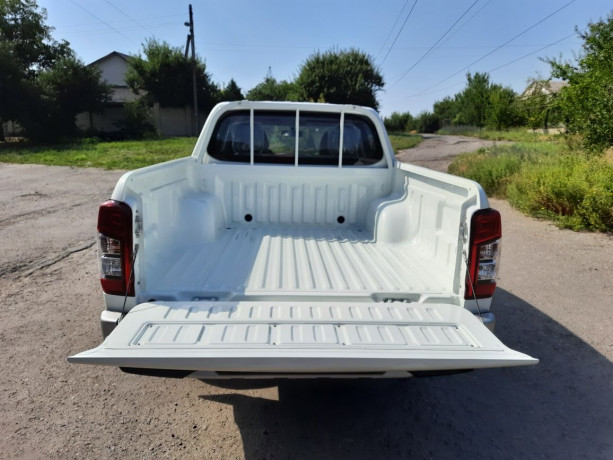 l200-mitsubishi-novyi-big-2