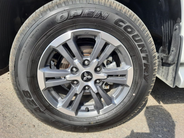 l200-mitsubishi-novyi-big-4