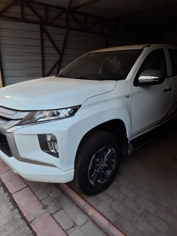 l200-mitsubishi-novyi-big-0