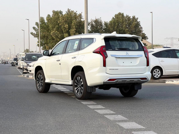 mitsubishi-pajero-sport-new-big-1