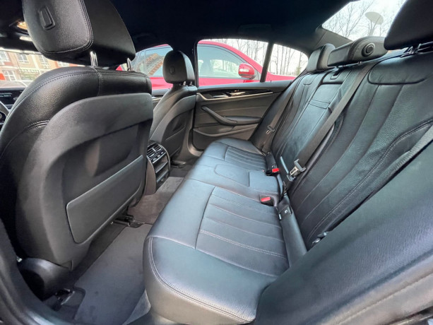 bmw-530i-individual-2019-xdrive-big-20