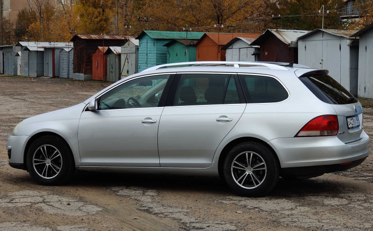 volkswagen-golf-v-universal-top-komplektaciya-cena-snizena-big-4