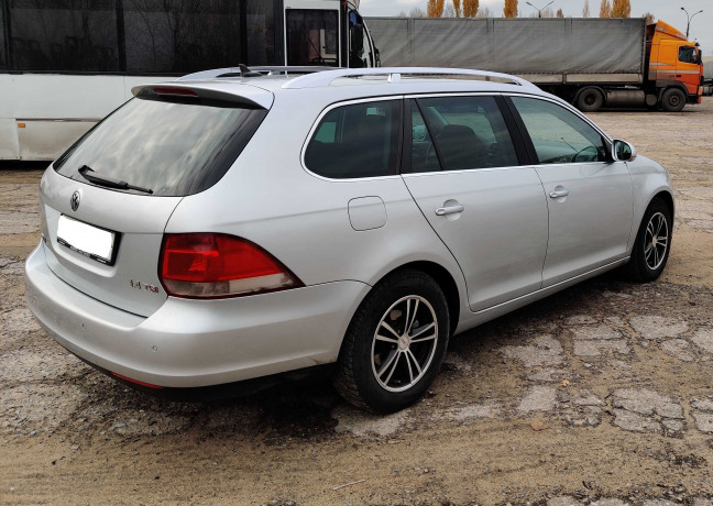 volkswagen-golf-v-universal-top-komplektaciya-cena-snizena-big-1