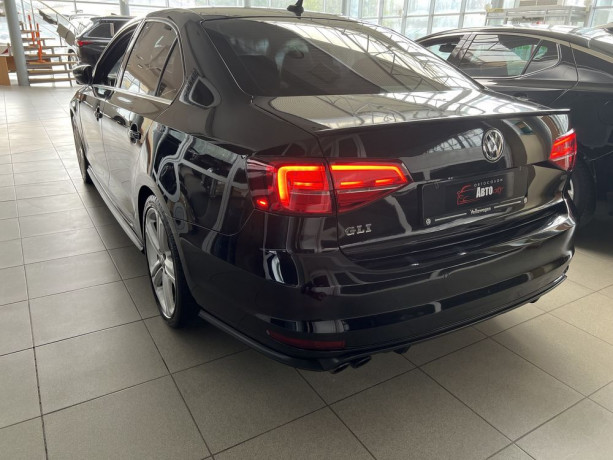 vw-jetta-gli-2015-god-big-4