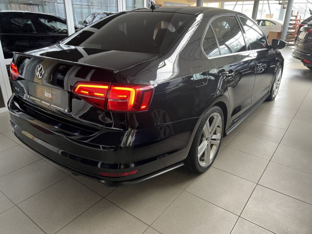 vw-jetta-gli-2015-god-big-3