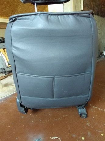 2-kresla-mitsubishi-montero-sport2-big-1