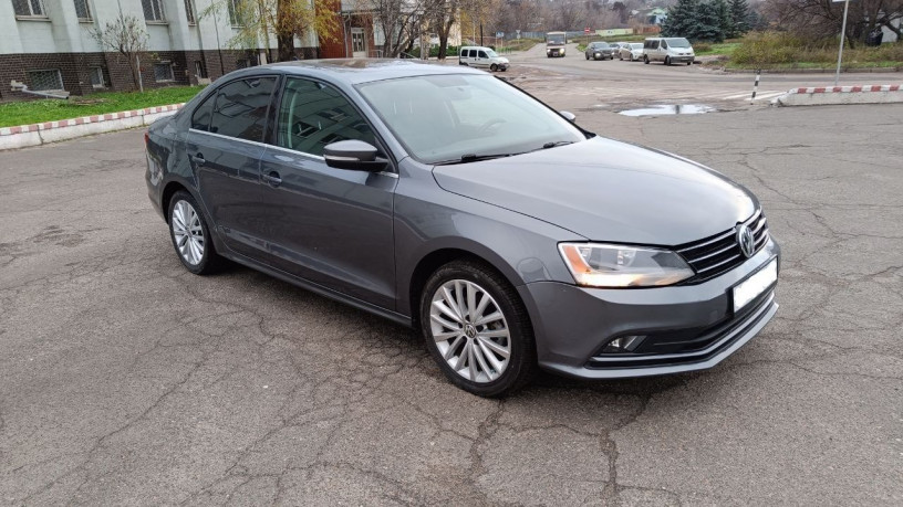 volkswagen-jetta-2015-big-0
