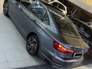 Volkswagen Jetta SEL Premium 2019