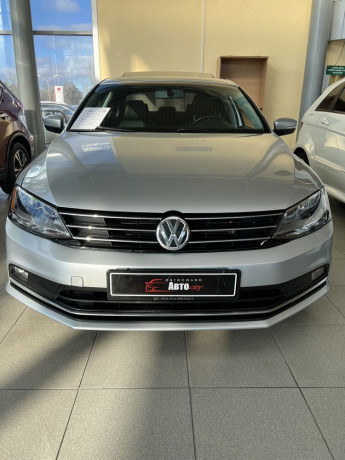 volkswagen-jetta-se-2015-big-2
