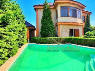 Продам Дом 200м2 Баня, Гараж 2 бассейна