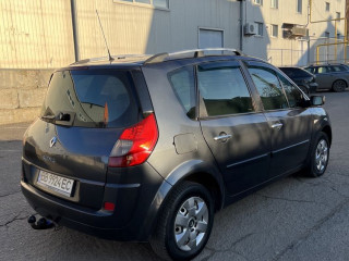 Renault scenic 2009 год