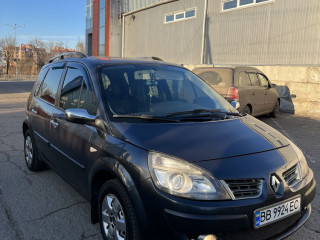 Renault scenic 2009 год