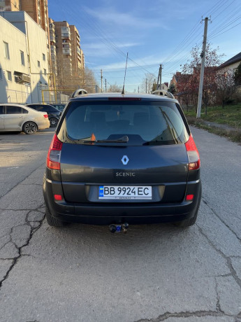 renault-scenic-2009-god-big-2