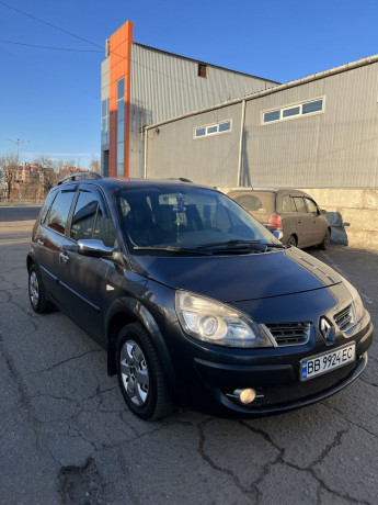 renault-scenic-2009-god-big-4