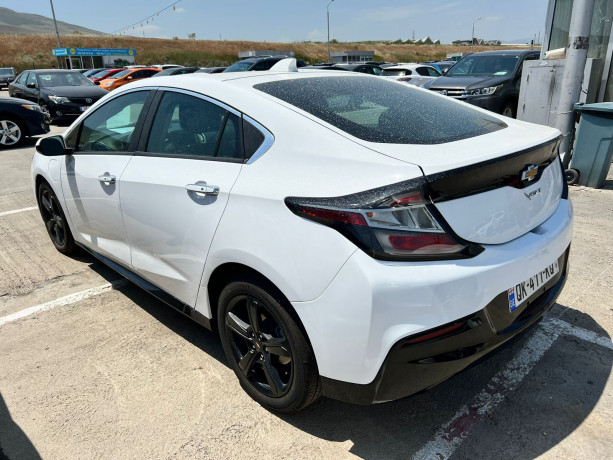 chevrolet-volt-2-pokolenie-big-1