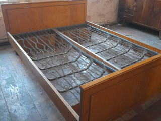 Кровать