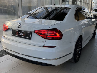 Volkswagen Passat B8 R-Line 2016