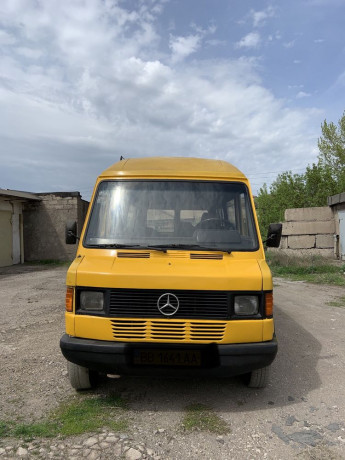 mercedes-benz-310-d-pe-big-1
