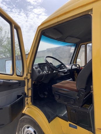 mercedes-benz-310-d-pe-big-3