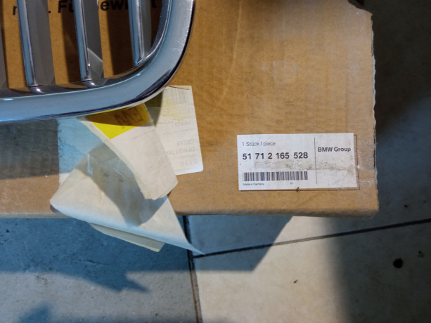 resetka-radiatora-nozdri-bmw-f10-bmw-e90-e92-e93-big-1
