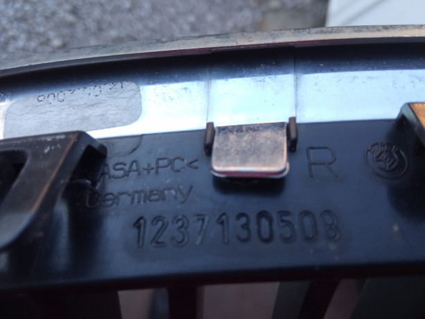 resetka-radiatora-nozdri-bmw-f10-bmw-e90-e92-e93-big-4
