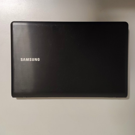 noutbuk-samsung-np350e7x-173-core-i38-500gbamd-7670-1gb-128bit-big-4