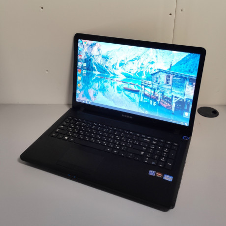 noutbuk-samsung-np350e7x-173-core-i38-500gbamd-7670-1gb-128bit-big-0