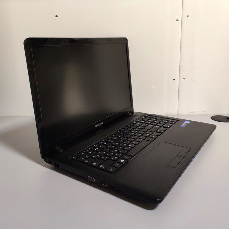 noutbuk-samsung-np350e7x-173-core-i38-500gbamd-7670-1gb-128bit-big-2
