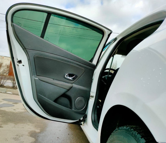 renault-fluence-2013-goda-16-mexanika-big-8