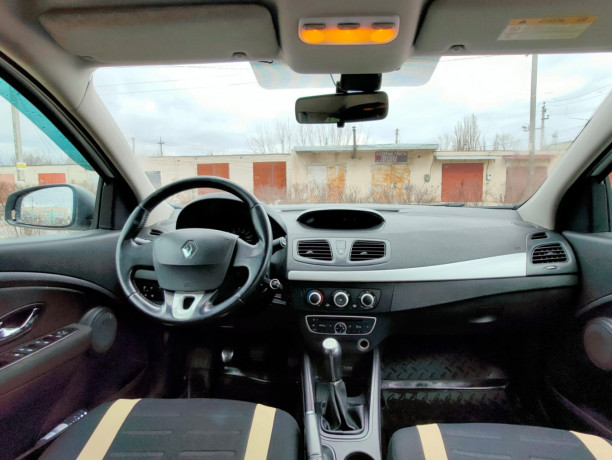 renault-fluence-2013-goda-16-mexanika-big-6