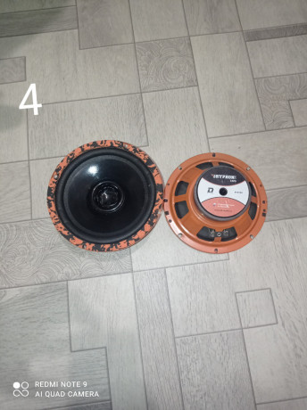 prodam-dinamiki-v-avto-big-7