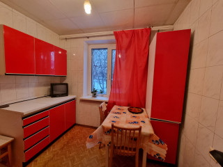 Продам 2-х комнатную квартиру в Донецке +79493687559