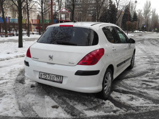 Симпатичный Peugeot 308 2010год