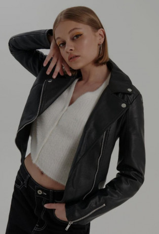 baikerskaya-kurtka-firmennaya-big-0