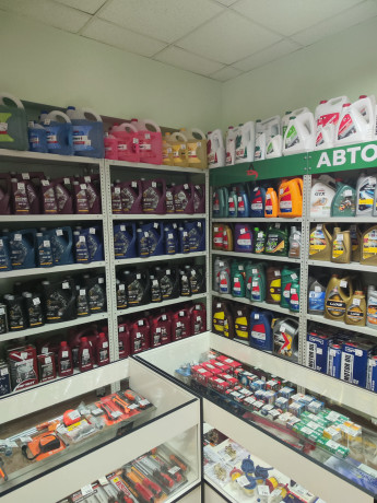 sirokii-assortiment-masel-i-drugoi-avtoximii-big-3