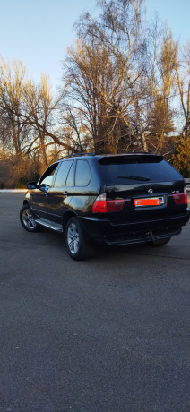 bmw-x5-v-dostoinom-sostoyanii-big-3
