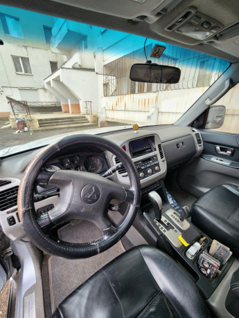 pajero-32-big-2