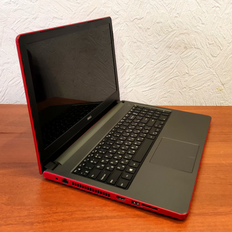 noutbuk-dell-inspiron-5558-156core-i3-5005u8-240ssdgf-920-2gbakk-do-4c-big-2