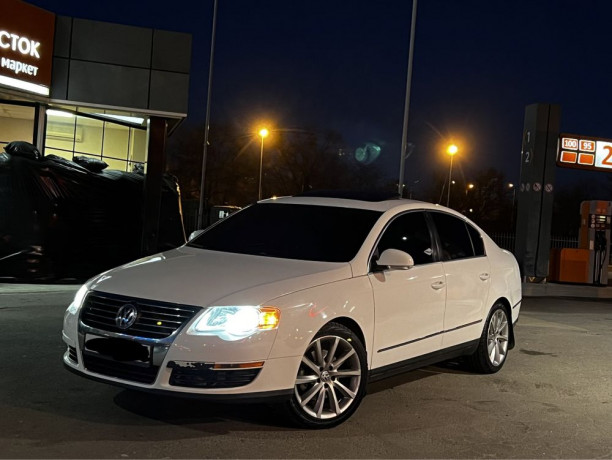 volkswagen-passat-b6-v-sikarnom-sostoyanii-big-0