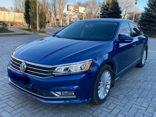 Volkswagen Passat SE