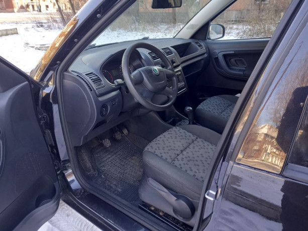 prodaetsya-avtomobil-skoda-praktik-gruzovoi-big-1