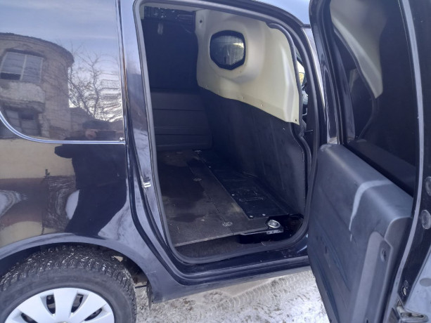 prodaetsya-avtomobil-skoda-praktik-gruzovoi-big-7