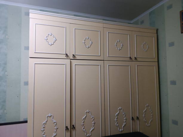 prodam-skaf-i-dve-tubmocki-6500-bystromu-torg-v-1500-tysyaci-big-1