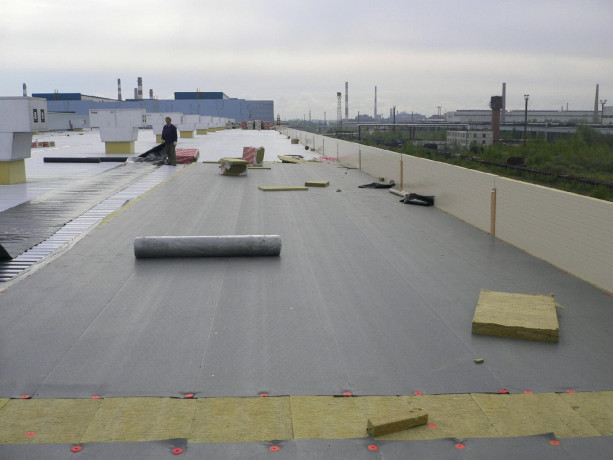 geotekstil-termoobrabotannyi-plotnost-150-grm2-2x50-big-8