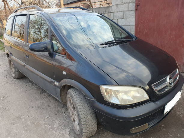 opel-zafira-16-2005-g-big-2